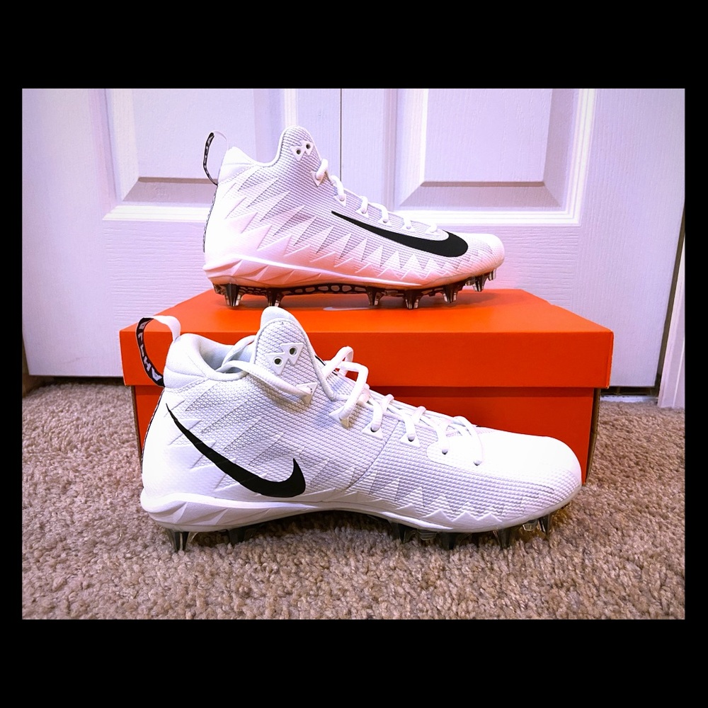 NIB Nike Alpha Menace Pro Mid - Size 10